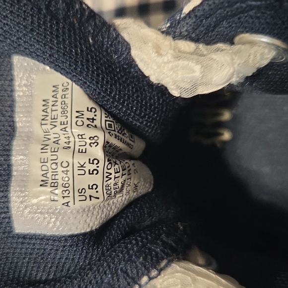 Converse Women's Navy Gingham Sneakers - Picture 12 of 12